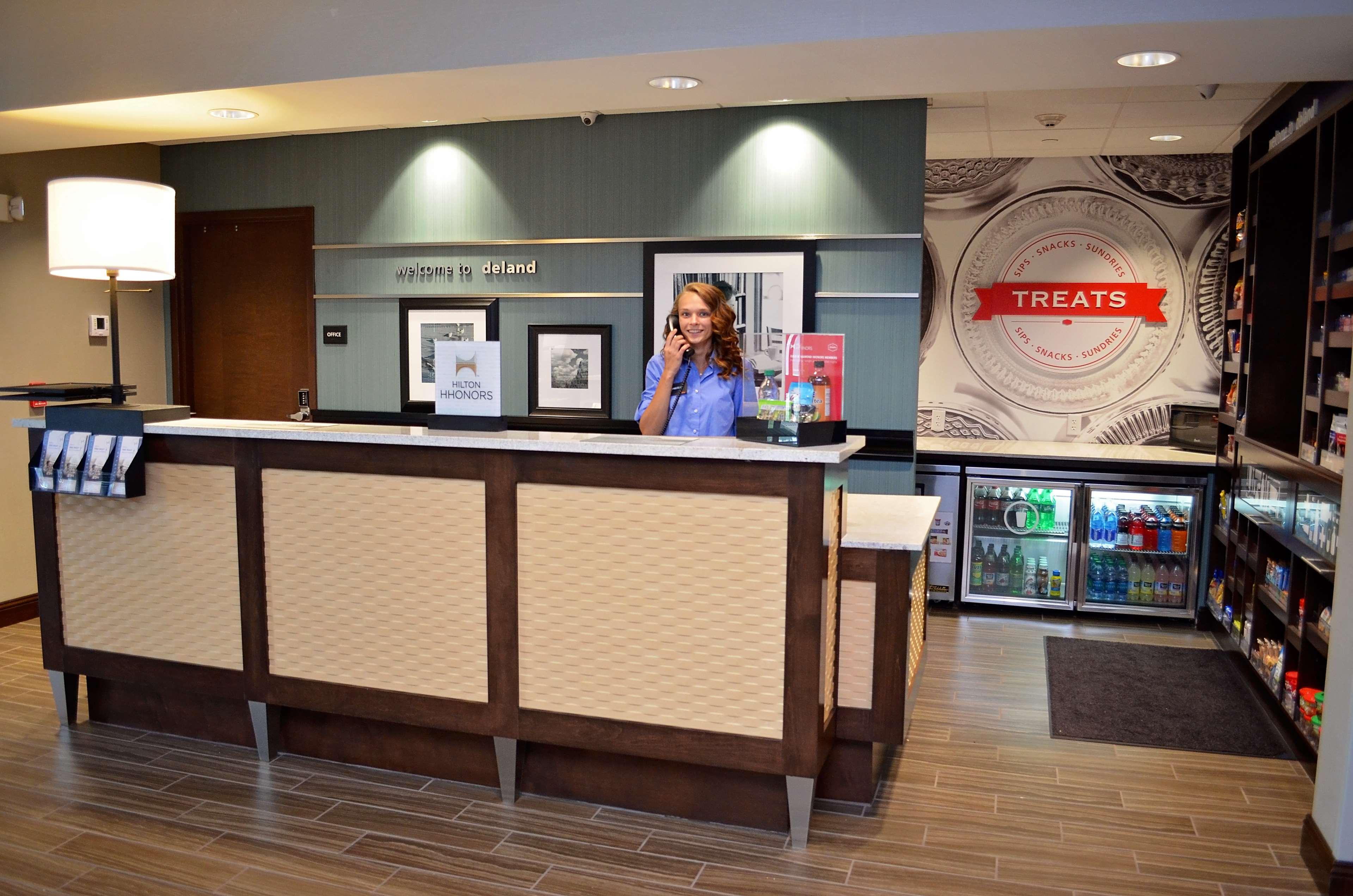 Hampton Inn & Suites - Deland Exteriör bild